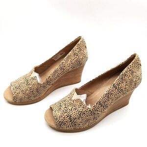 Toms Women Michelle Wedge Heels Size 8 Animal Print Fabric Peep toe Slip On